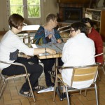 SÃ©ance de jeu dans la salle d'animation