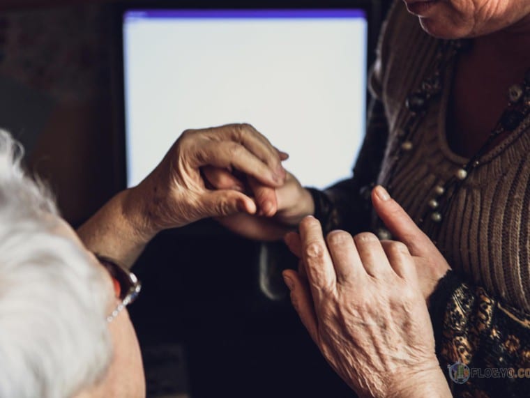 Communication par la langue des signes tactile